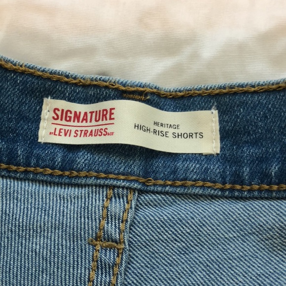 Levi’s Jean Shorts - Picture 5 of 9
